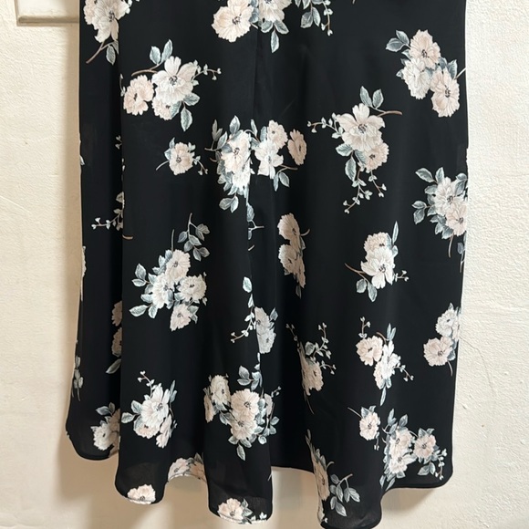 Floral Wrap Dress - Picture 5 of 5